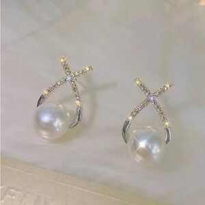 Rovog Fashion Zinc Alloy Faux Pearl Stud Earrings